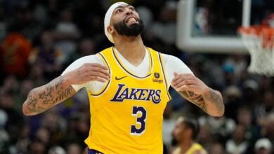 Anthony Davis brilló con los Lakers en Milwaukee