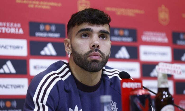 El portero de la selección española y el Arsenal, David Raya, en rueda de prensa.