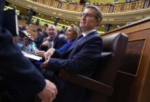 Alberto Nuñez Feijóo durante la sesión de Control al Gobierno en el Congreso. Junto a él, Cuca Gamarra y Miguel Tellado.