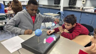 Escuelas de EU reciben clases para preparse rumbo al eclipse del 8 de abril