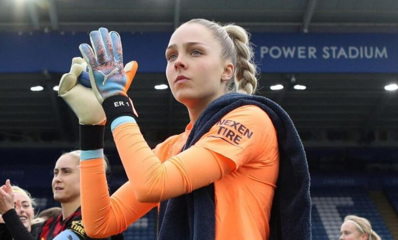 Ellie Roebuck con el Manchester City