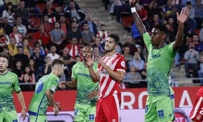 Juanpe en un duelo ante el Betis