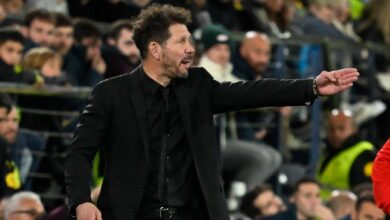 Simeone dando instrucciones ante el Villarreal