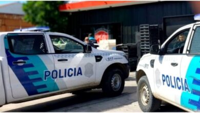 Captan el momento en que comerciante asesina a balazos a joven de 16 años que intentó robar su cremería