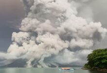 Entra nuevamente en erupción el volcán Ruang en Indonesia