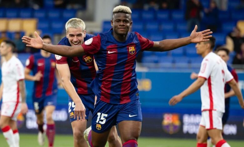 Mika Faye celebra uno de sus cuatro goles con el Barça Atlètic