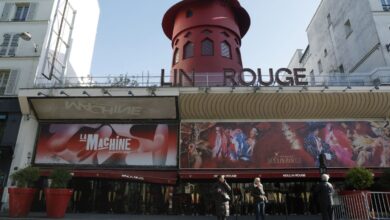 FOTOS: el emblemático Moulin Rouge de París pierde sus aspas