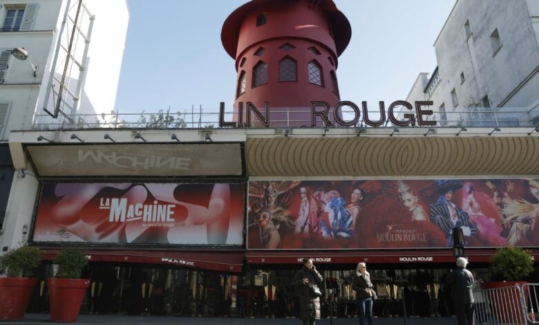 FOTOS: el emblemático Moulin Rouge de París pierde sus aspas