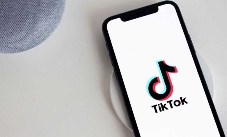 Niña de 11 años muere quemada al participar en un peligroso reto de TikTok