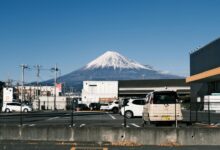 Turitisficación: Locales bloquearán la vista del Fuji en Japón para disuadir a turistas