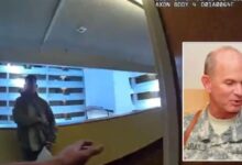 VIDEO: ex marino de EU, el anciano que citó a dos niñas de 7 y 11 años en un hotel