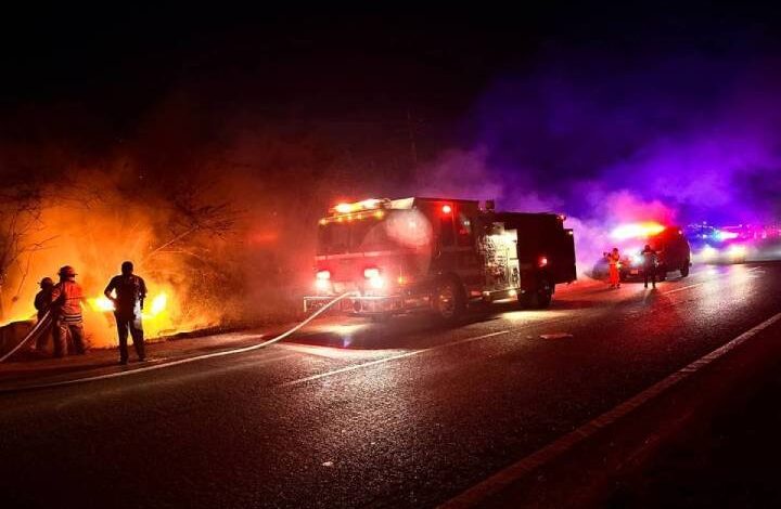 Camioneta Incendiada tras Accidente en Carretera Cerca del C-4