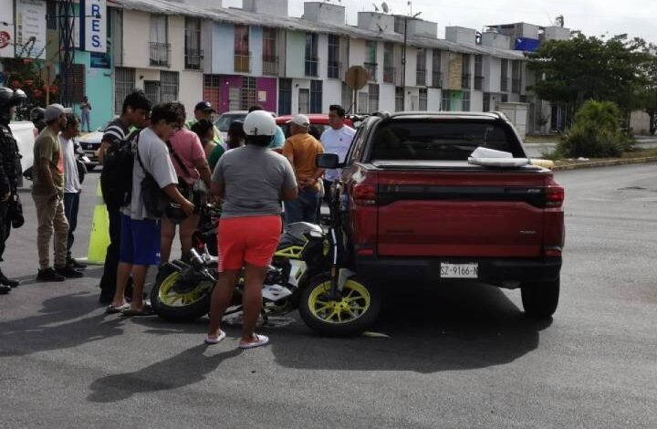 Choque entre Moto y Camioneta Deja Motociclista Herido