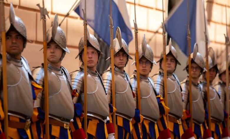 Guardia Suiza, los encargados de cuidar y proteger al Papa Francisco