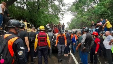 Mueren ocho por volcadura de pipa que transportaba gas LP