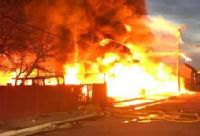 Un menor de edad asesina a sus padres con un martillo y le prende fuego a la casa, este fue el motivo