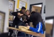 VIDEO: maestra intenta detener una pelea y acaba azotada en el piso