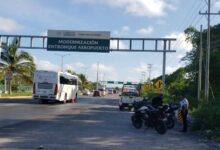 Activan operativo de seguridad por paro de transportistas en acceso al aeropuerto de Cancún