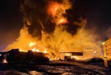 FOTOS: Fuerte incendio consume refinería Erbil en Irak