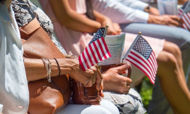 Green cards para parejas indocumentadas: cuál es el castigo de falsificar documentos