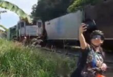 VIDEO: otro intento de selfie en un tren termina en tragedia con la muerte de una ciclista