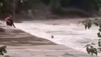 VIDEO tres personas son arrastradas por un río tras tormenta Alberto en Guatemala