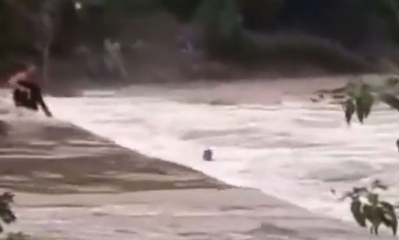 VIDEO tres personas son arrastradas por un río tras tormenta Alberto en Guatemala