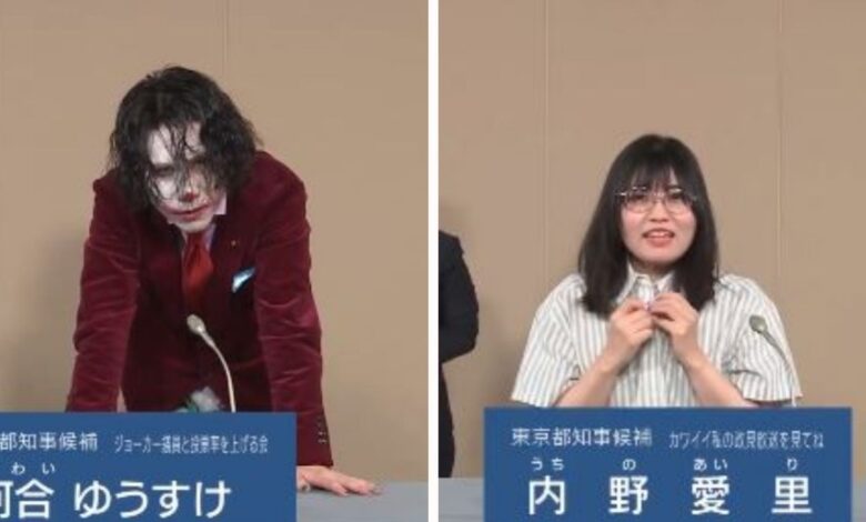 VIDEOS: Candidato a gobernador de Tokio imita al Joker en pleno debate y otra se quitó la ropa