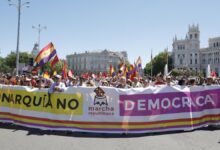 Republicanos se manifiestan contra la monarquía en Madrid.