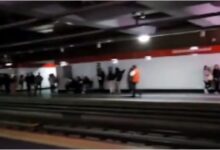 ¿Qué pasó en Ecuador? Apagón nacional obliga a pasajeros a caminar a oscuras en el Metro: VIDEO