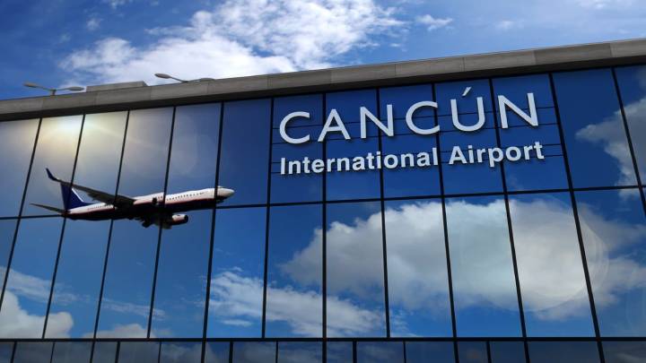 Cancelan 348 vuelos en el Aeropuerto Internacional de Cancún por Beryl