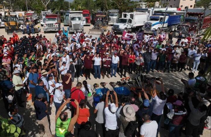 Estefanía Mercado se suma al llamado de la Gobernadora y del Alcalde; participa con su equipo de voluntarios en mega jornada de limpieza en Puerto Aventuras