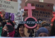 Hombre asesina a su esposa a puñaladas y se refugia en una iglesia para no ser linchado