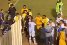 IMÁGENES IMPACTANTES: Policía dispara a jugador en pleno partido de futbol