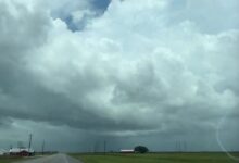 IMÁGENES IMPACTANTES: así se ve el cielo de Texas a unas horas de que Beryl toque tierra como Huracán 1