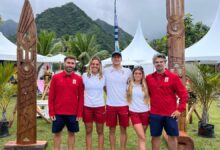 Equipo olímpico español de surf en Tahití.