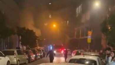 Reportan explosión en edificio de Tel Aviv, cerca de embajada de EU; hay un muerto