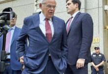 Senador demócrata Bob Menendez es declarado culpable de aceptar sobornos en oro y efectivo