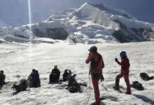 Turista desaparece en una montaña y se cree que cayó a una profunda grieta