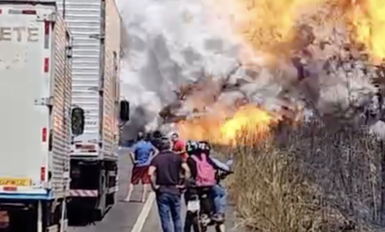 VIDEO: Impactante explosión de una pipa en carretera de Brasil; así fue el momento exacto del estallido