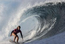 La estadounidense Caroline Marks, reina del surf en los Juegos Olímpicos París 2024.