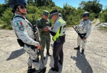 Integrantes de la Guardia Nacional (GN) y del ejército mexicano resguardan la zona donde se localizaron los cuerpos de 4 personas.