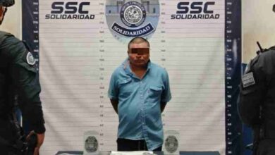 Policía Municipal de Solidaridad detiene a hombre en posesión de presuntos narcóticos