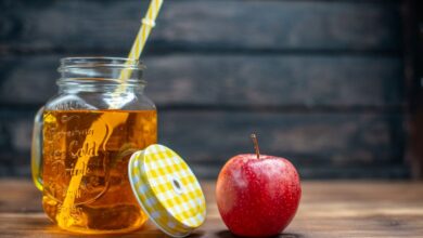 Retiran de supermercados popular marca de jugo de manzana por contener arsénico