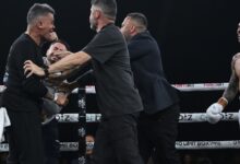 ¡Escándalo en el ring! Hermano de boxeador golpea a entrenador rival