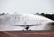 Aterriza primer vuelo comercial en aeropuerto de Creel