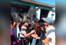 Intentan linchar a dos alumnas que abusaron sexualmente de una niña con discapacidad: VIDEO