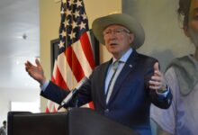 Ken Salazar asegura que EU no es responsable de la violencia en Sinaloa