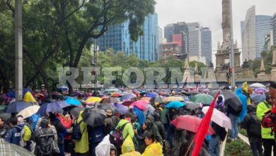 Marchan a 10 años de Ayotzinapa