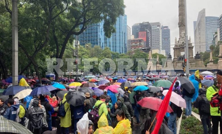 Marchan a 10 años de Ayotzinapa